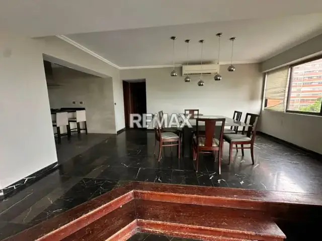 Apartamento en Alquiler Res. DOLORITA Av. EL MILAGRO