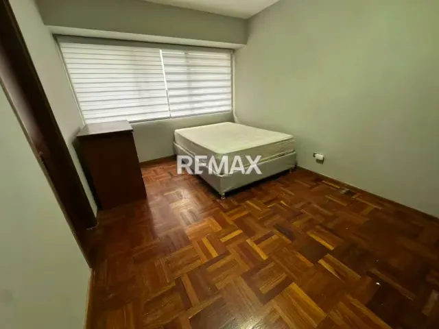 Apartamento en Alquiler Res. DOLORITA Av. EL MILAGRO - 6