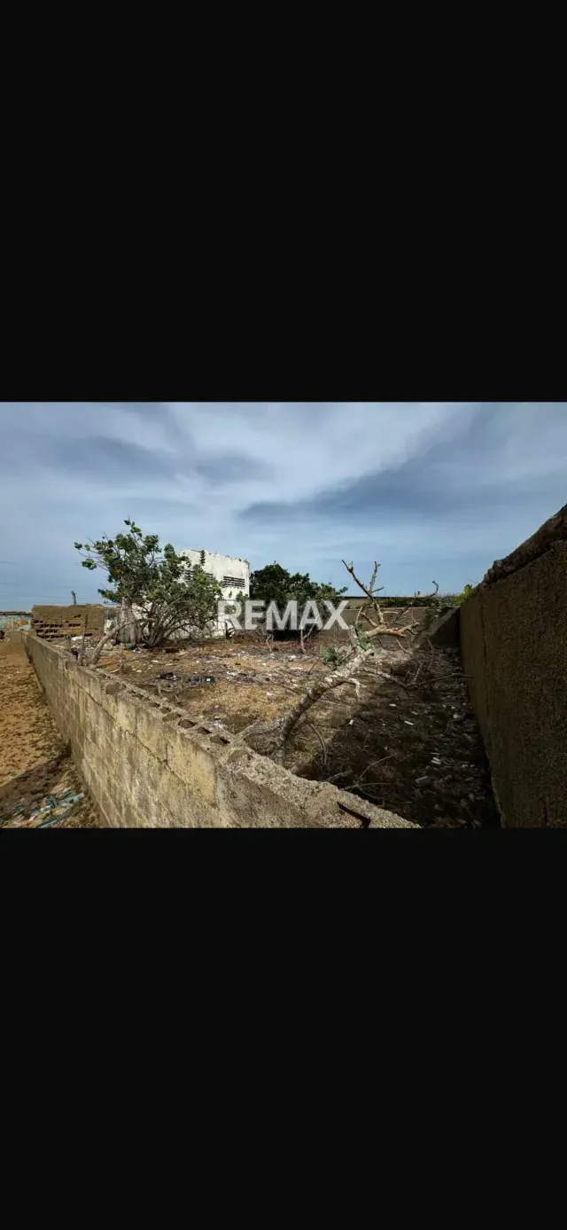 Venta de pásela con excelente ubicación en Adicora - 2