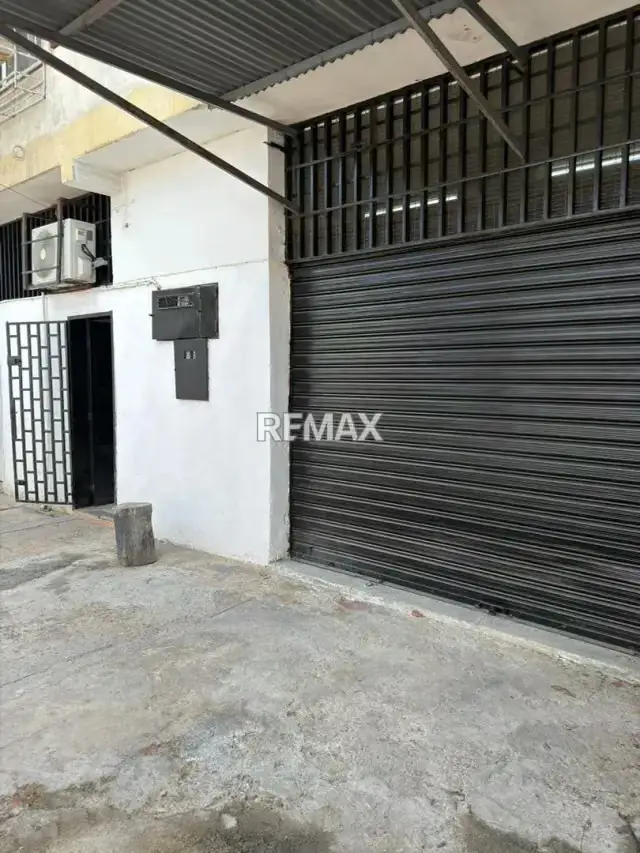 Alquilier de Local Comercial, ubicado en la calle Pichincha