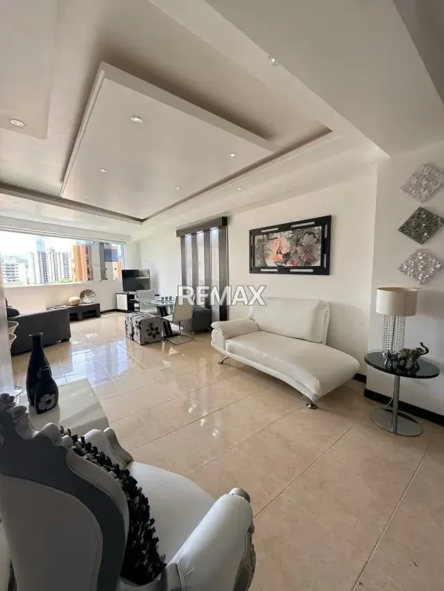 EN ALQUILER APARTAMENTO RES. MANDALAY SUITES URB. VALLE BLANCO - 6