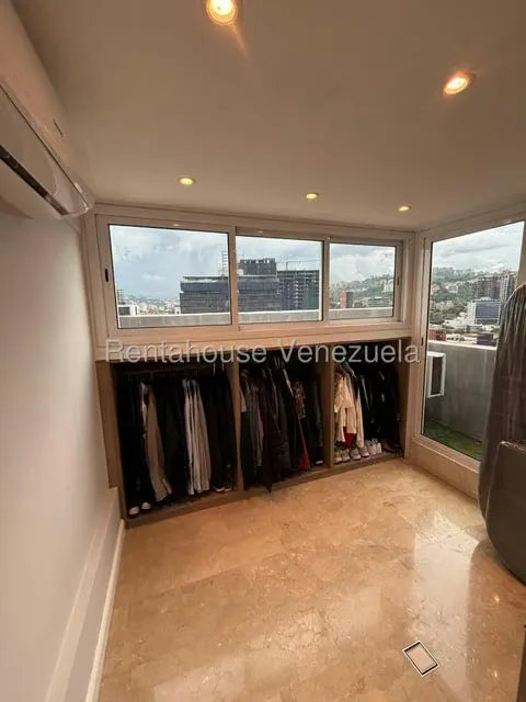 Apartamento (1 Nivel) en Venta en El Rosal, Distrito Metropolitano - 25
