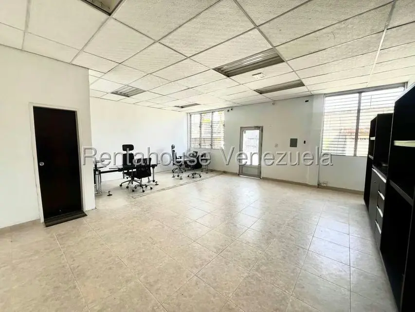 Local Comercial en Alquiler en Zona Industrial 1, Lara - 4