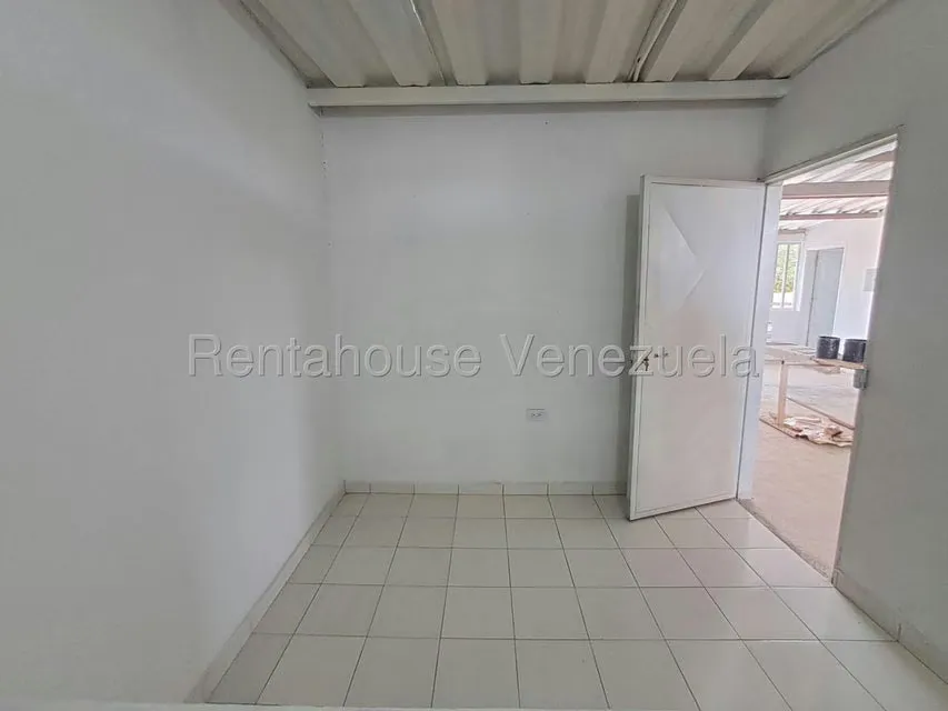 Apartamento (1 Nivel) en Alquiler en Zona Oeste, Lara - 3