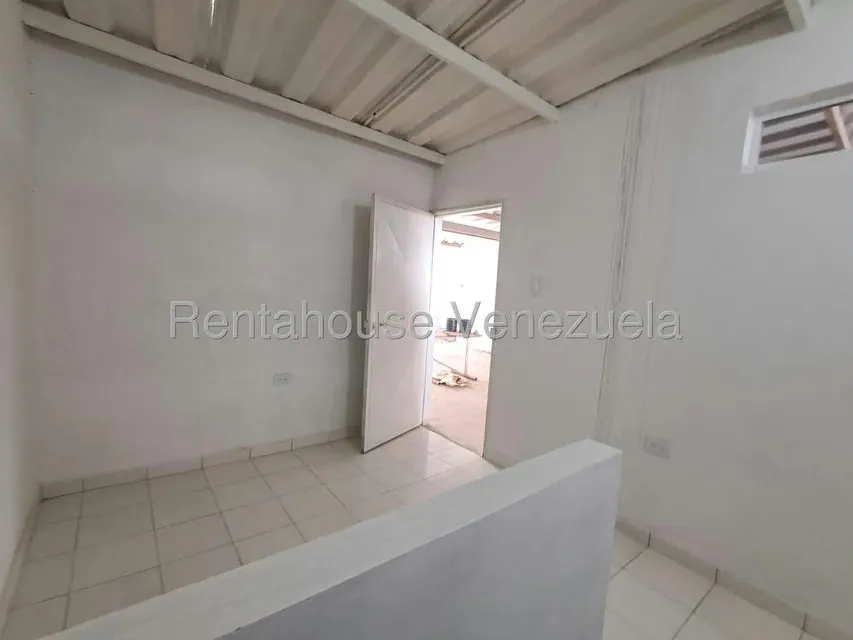 Apartamento (1 Nivel) en Alquiler en Zona Oeste, Lara - 4