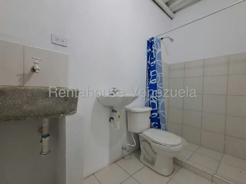Apartamento (1 Nivel) en Alquiler en Zona Oeste, Lara - 6