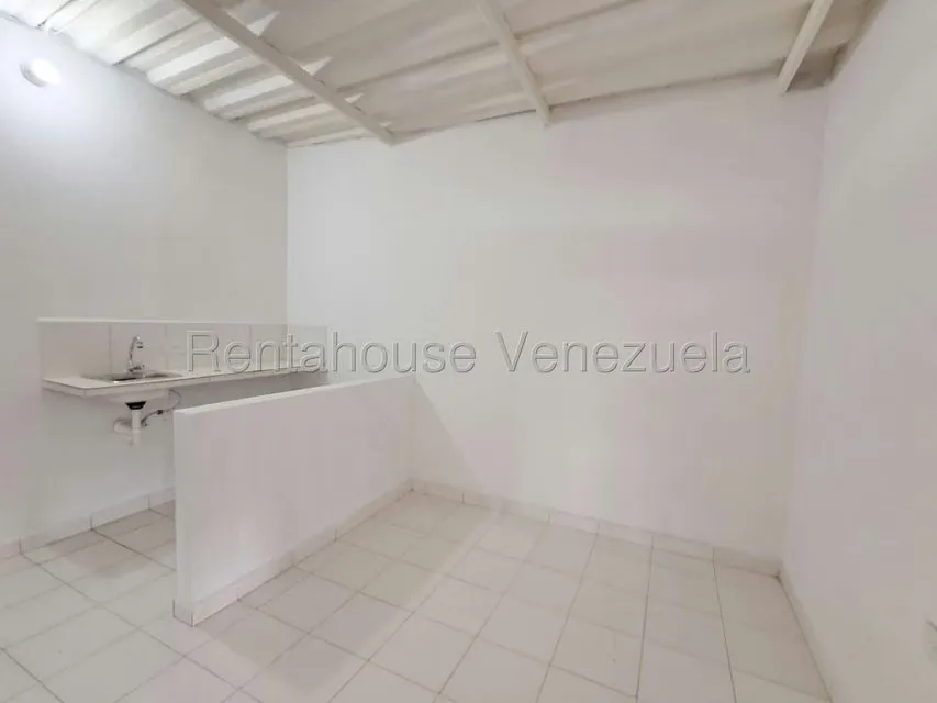Apartamento (1 Nivel) en Alquiler en Zona Oeste, Lara - 8