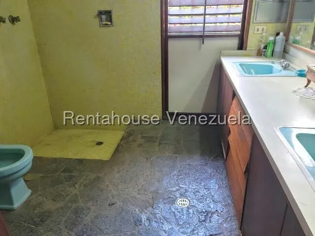Casa (Duplex) en Venta en Prados del Este, Distrito Metropolitano - 29