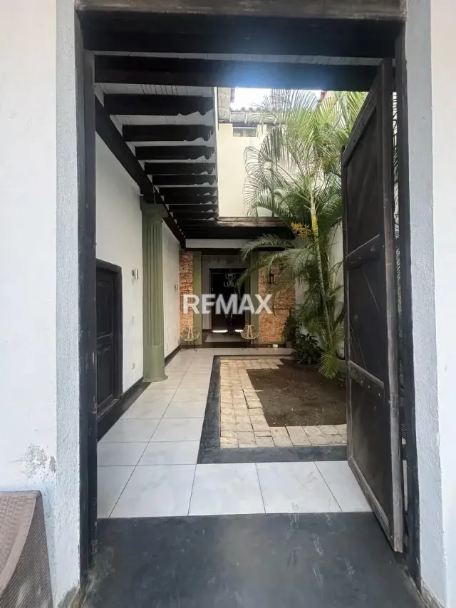 HERMOSA CASA COLONIAL EN CALLE LOS LANCEROS, PUERTO CABELLO