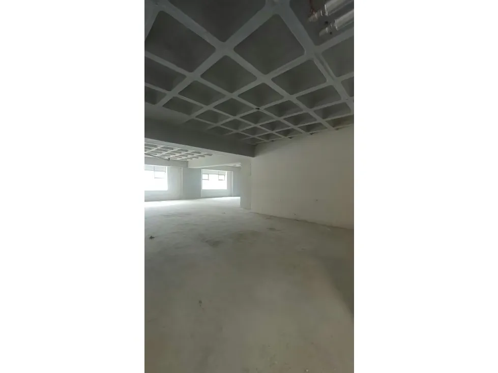 Se alquila Oficina 220m² Las Mercedes - 3
