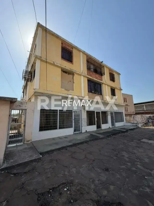 Edificio en venta en Av. Santa Rita