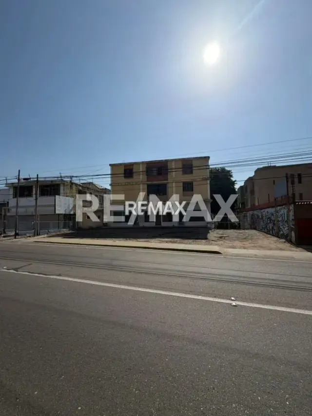 Edificio en venta en Av. Santa Rita - 2