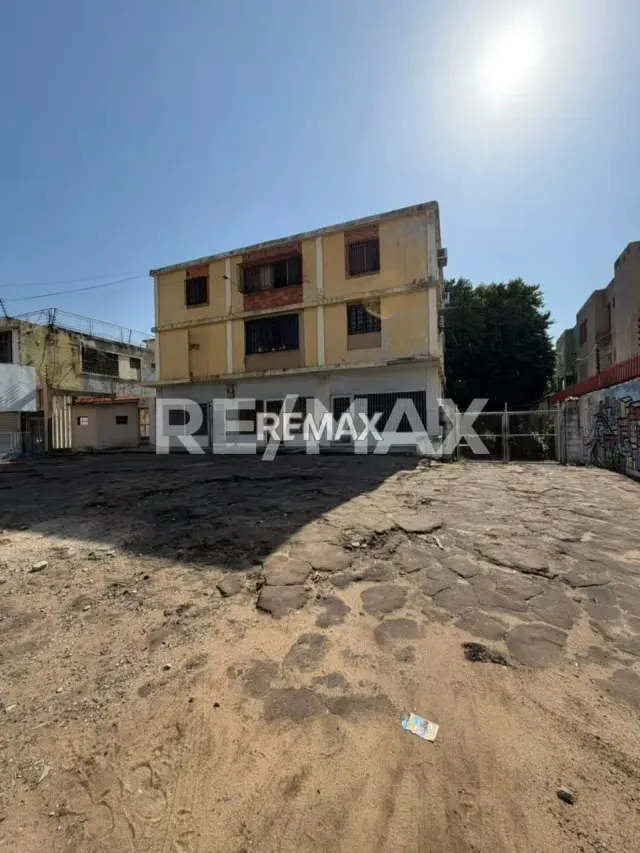 Edificio en venta en Av. Santa Rita - 3