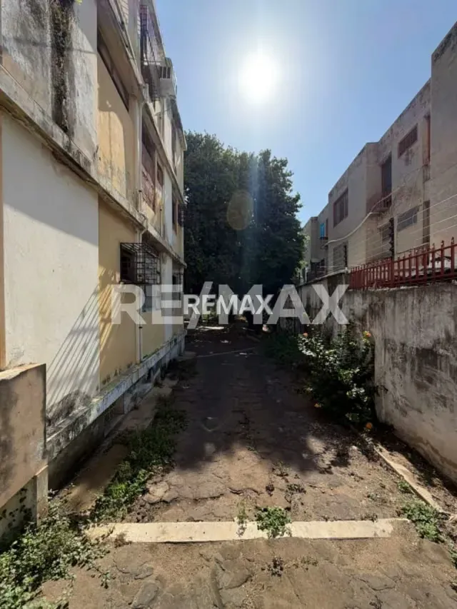 Edificio en venta en Av. Santa Rita - 9