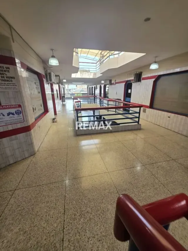 Edificio Comercial en venta en plena Av. 20 de Barquisimeto - 5