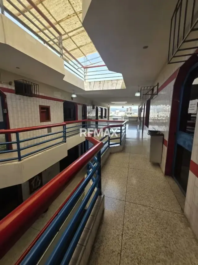 Edificio Comercial en venta en plena Av. 20 de Barquisimeto - 8