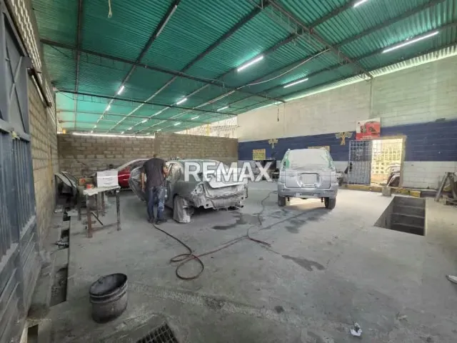 Local Comercial Ubicado En La Av.9B Con Calle 82 - 6