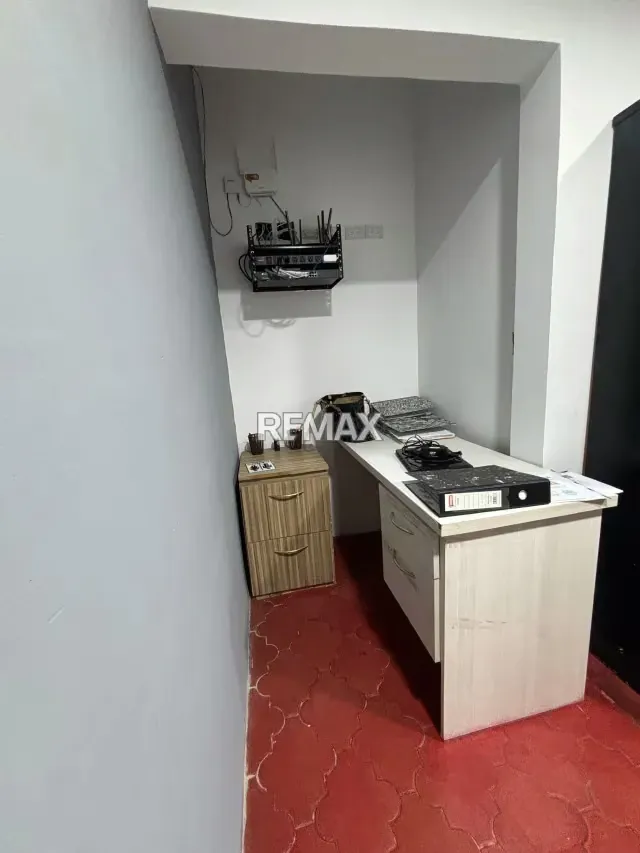 En venta casa con Excelente ubicación en el Oeste de la ciudad - 2