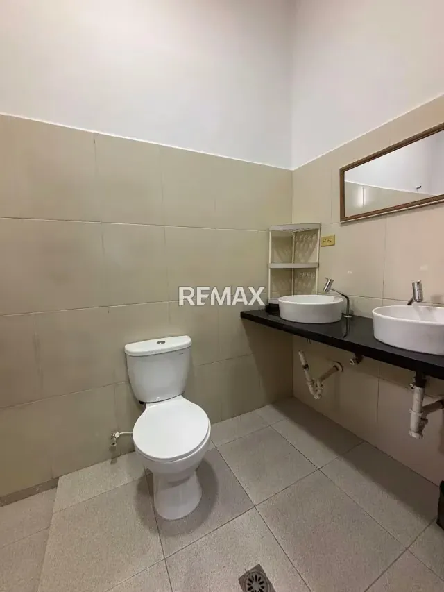 En venta casa con Excelente ubicación en el Oeste de la ciudad - 3