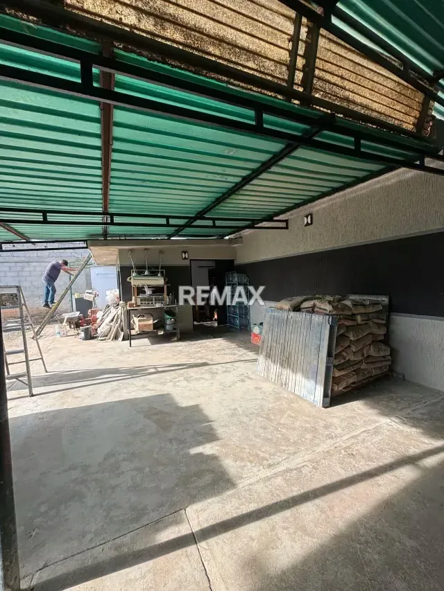 En venta casa con Excelente ubicación en el Oeste de la ciudad - 5