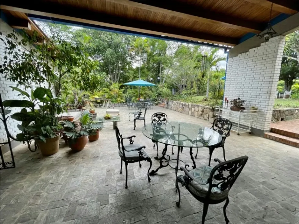 Vendo casa en Los Campitos - para remodelar - 5.000m2 terreno - 4
