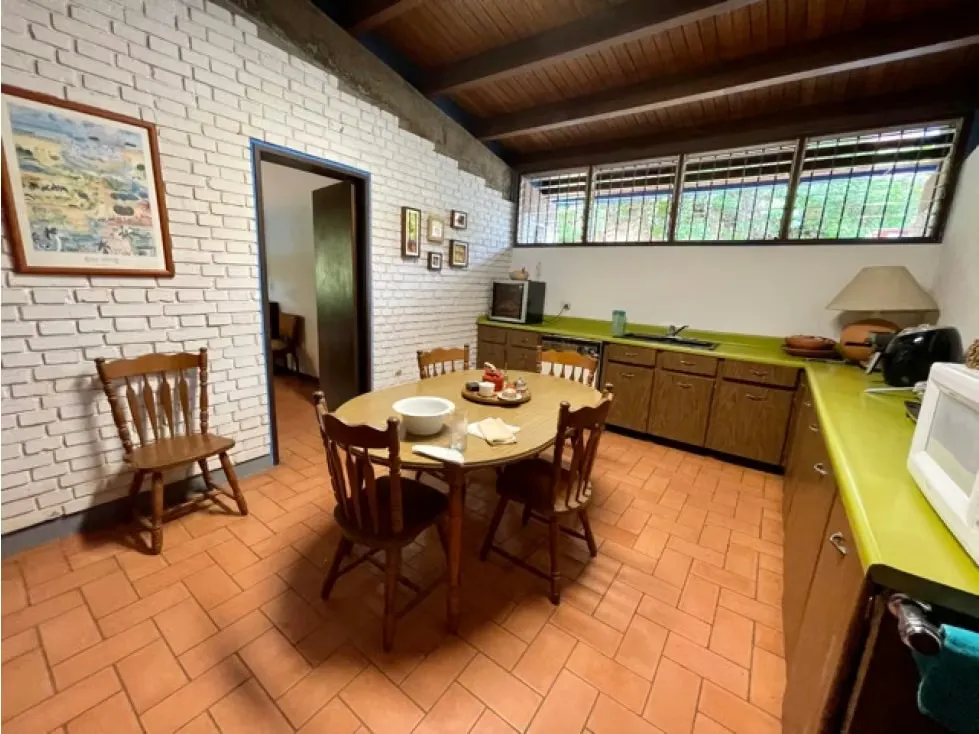 Vendo casa en Los Campitos - para remodelar - 5.000m2 terreno - 5