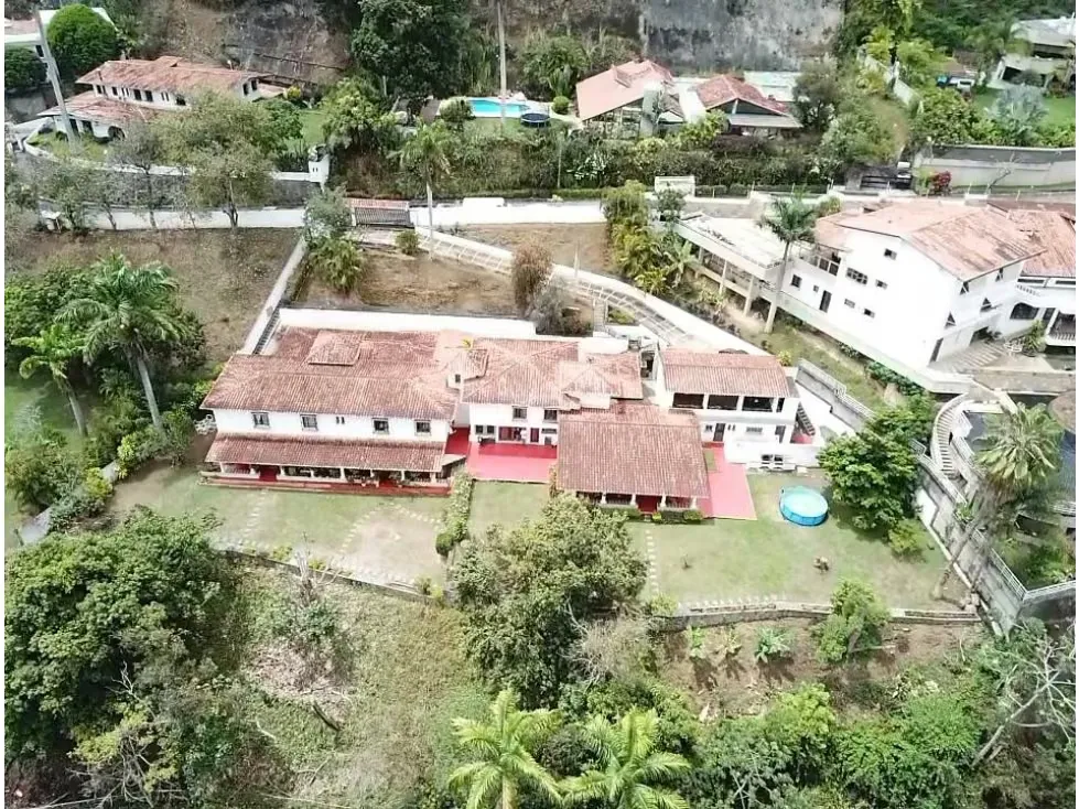 Amplia Y Cómoda Casa En Venta Cerro Verde 1000m2 12h/10b/8p