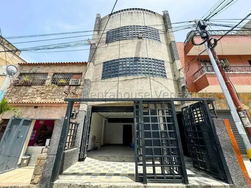 Comercial (Edificio) en Venta en Catia, Distrito Metropolitano