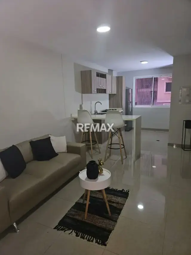 EN ALQUILER APARTAMENTO UBICADO EN CIUDAD ROCA