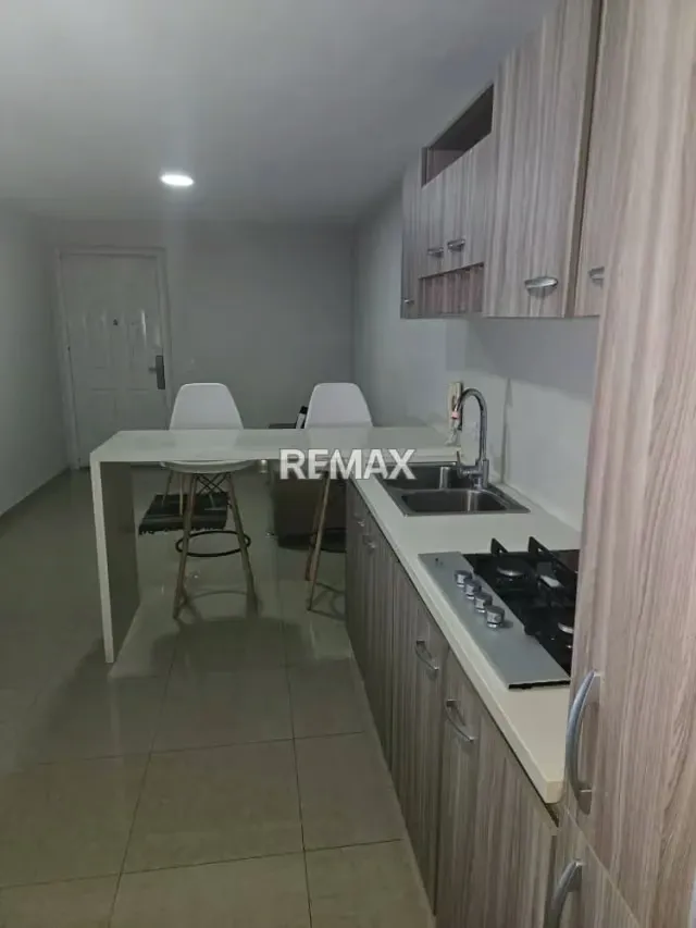 EN ALQUILER APARTAMENTO UBICADO EN CIUDAD ROCA - 2