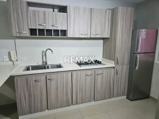 EN ALQUILER APARTAMENTO UBICADO EN CIUDAD ROCA - 3