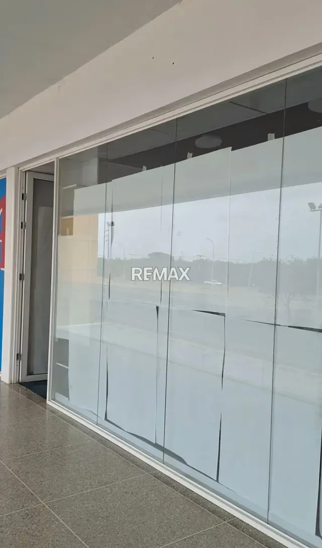 Alquilo local comercial en Centro Comercial Ciudadela Plaza. Planta Alta. Zona Oeste. Excelente ubicación. - 7