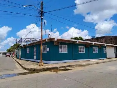 En Venta Amplia Casa en Barrio Francisco de Miranda (Los Guaritos)