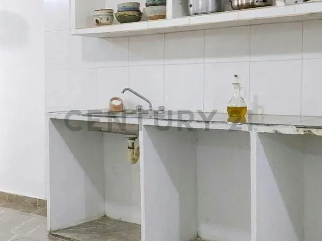 En Venta Amplia Casa en Barrio Francisco de Miranda (Los Guaritos) - 3
