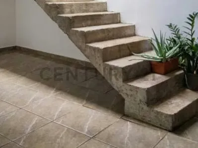 En Venta Amplia Casa en Barrio Francisco de Miranda (Los Guaritos) - 9