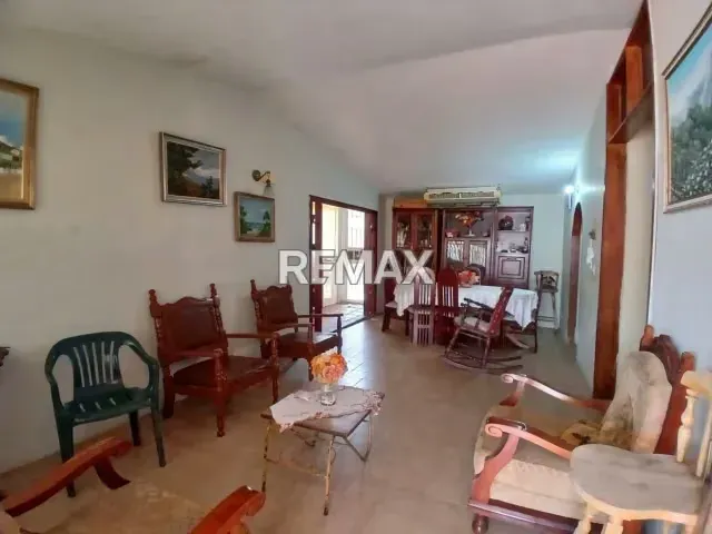 Se Vende linda Casa en Zona Residencial, Coro Edo. Falcón - 4