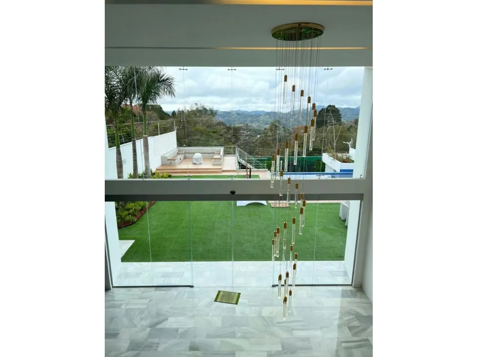 Vendo casa 1200m2 6h/9b/4p La Lagunita 4377 - 2