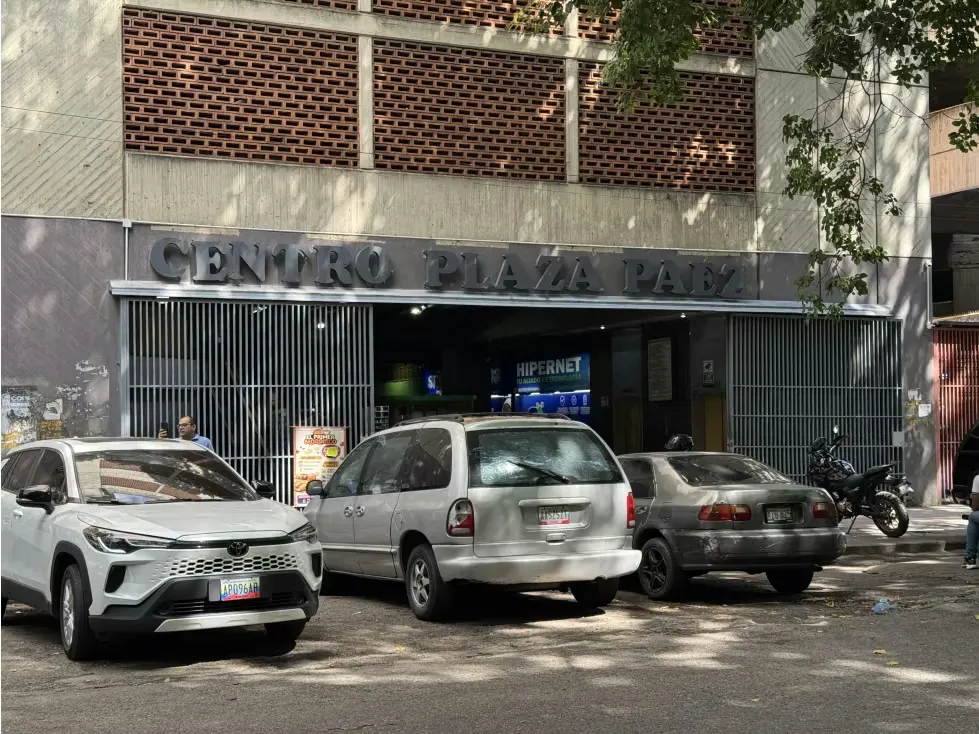 Alquilo local comercial 66m2 Centro Plaza Páez 2820 - 2