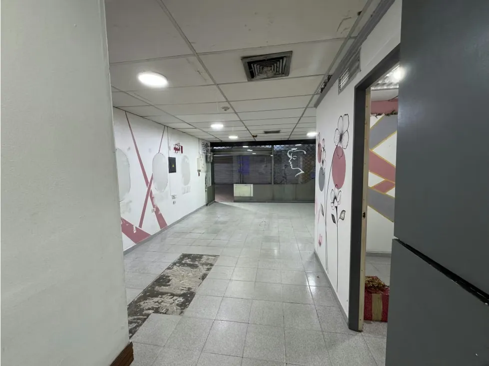Alquilo local comercial 66m2 Centro Plaza Páez 2820 - 17