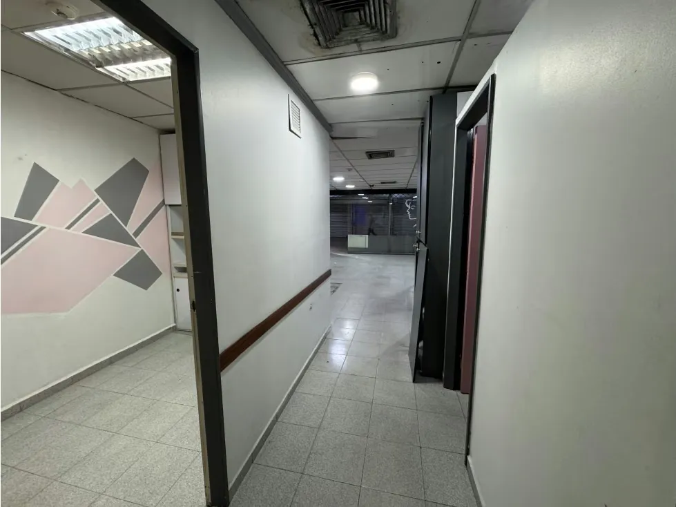 Alquilo local comercial 66m2 Centro Plaza Páez 2820 - 19