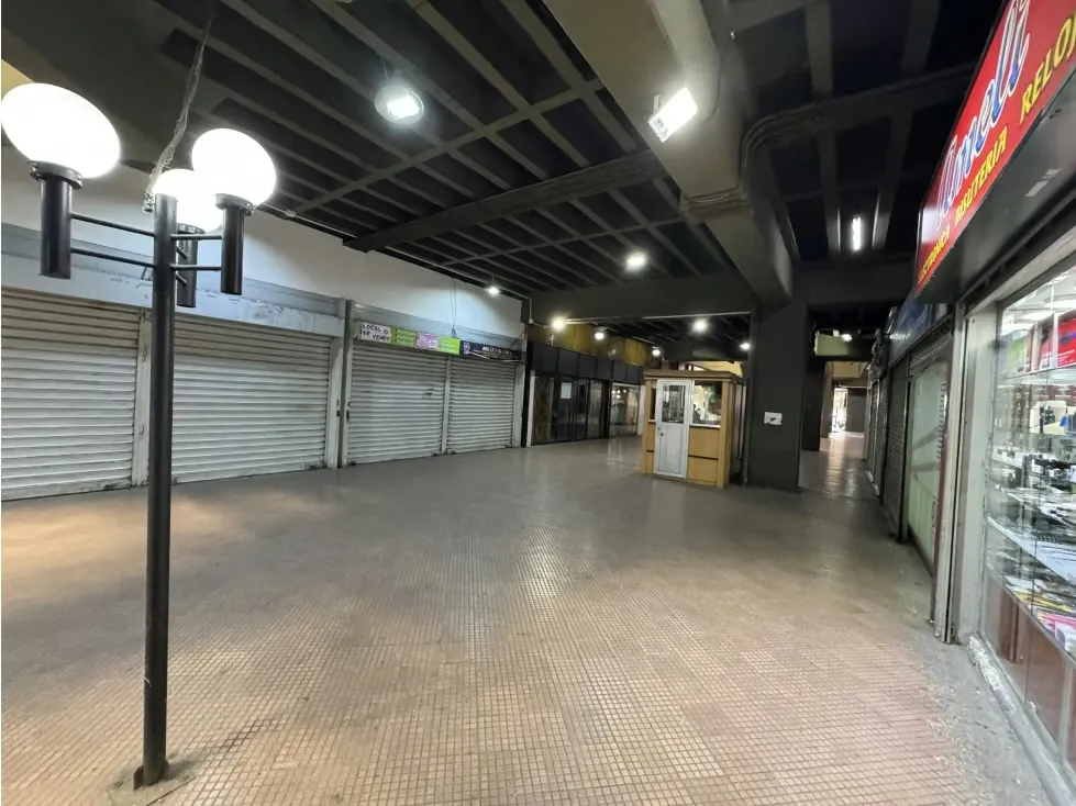 Alquilo local comercial 66m2 Centro Plaza Páez 2820 - 3