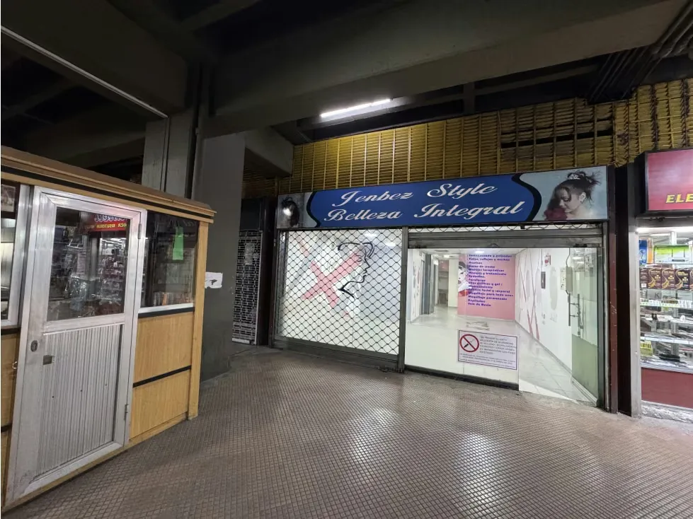 Alquilo local comercial 66m2 Centro Plaza Páez 2820 - 7