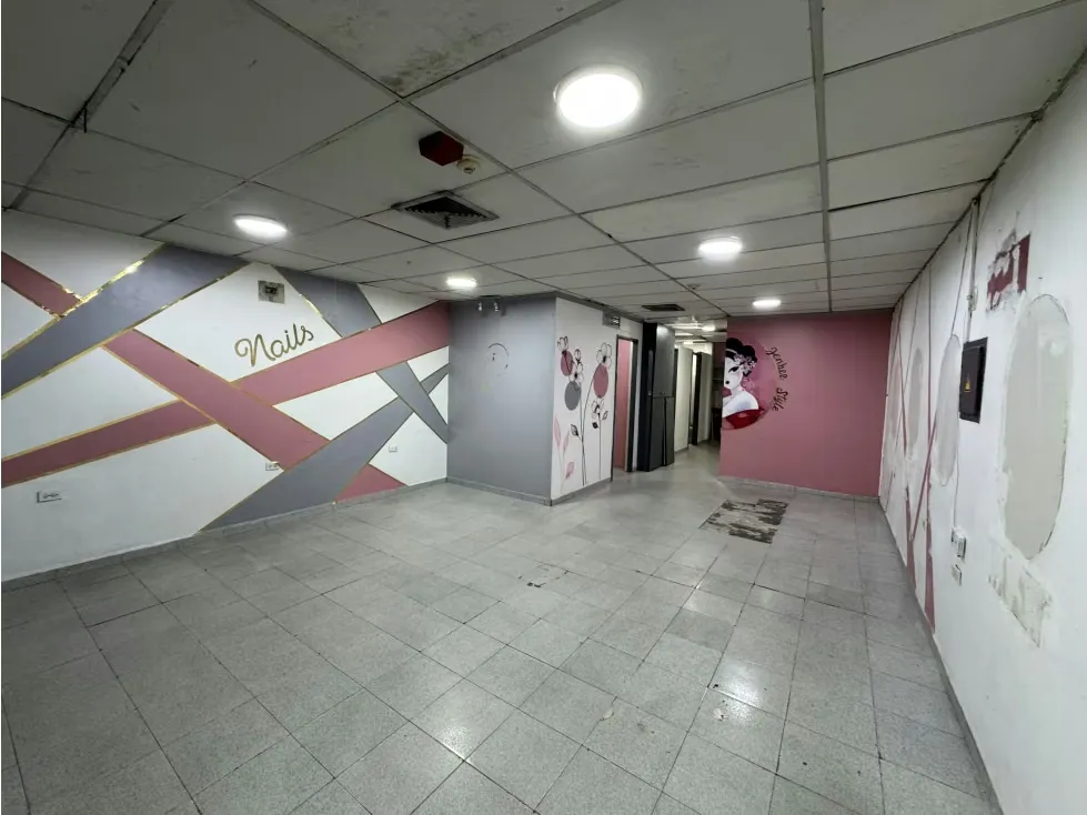 Alquilo local comercial 66m2 Centro Plaza Páez 2820 - 8