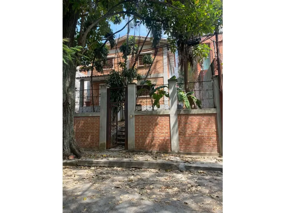 Venta/casa a remodelar/ parte alta Los Palos Grandes/ 400 m2