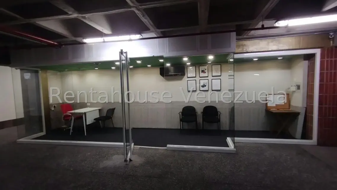 Comercial (Local Comercial) en Alquiler en Colinas de Valle Arriba, Distrito Metropolitano