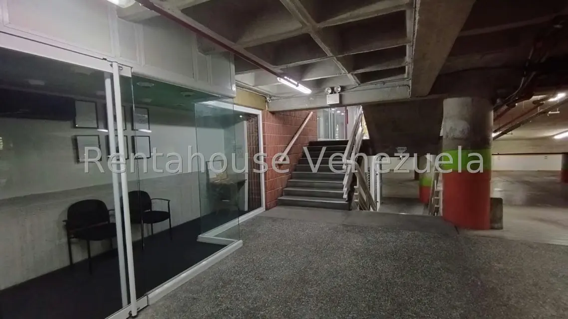 Comercial (Local Comercial) en Alquiler en Colinas de Valle Arriba, Distrito Metropolitano - 3