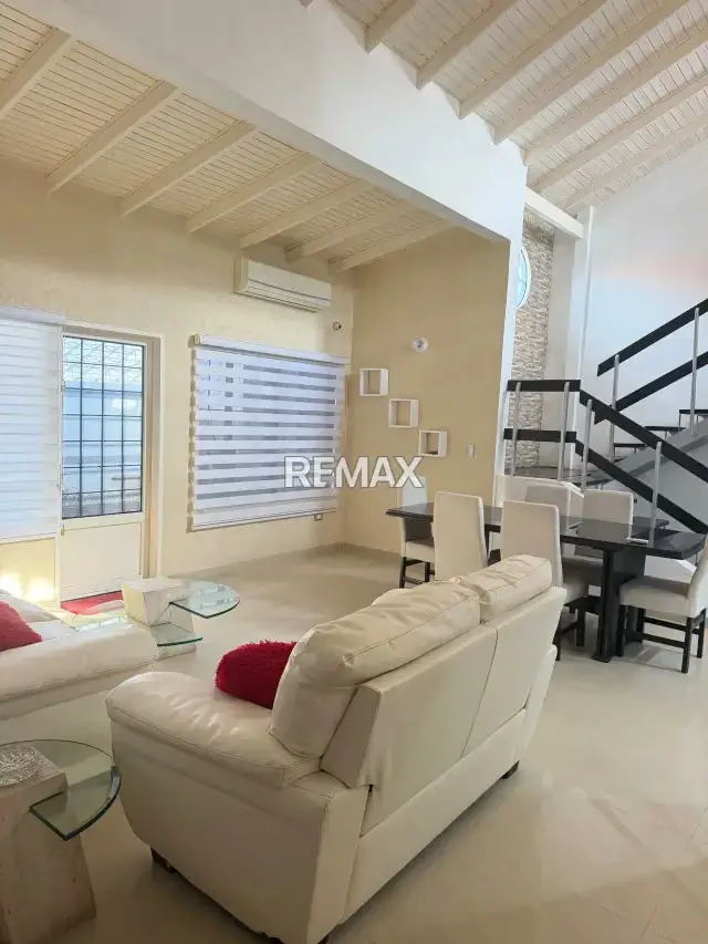 TOWNHOUSE EN ALQUILER AMOBLADO EN LA URBANIZACIÓN ALTOS DE LA GALERA