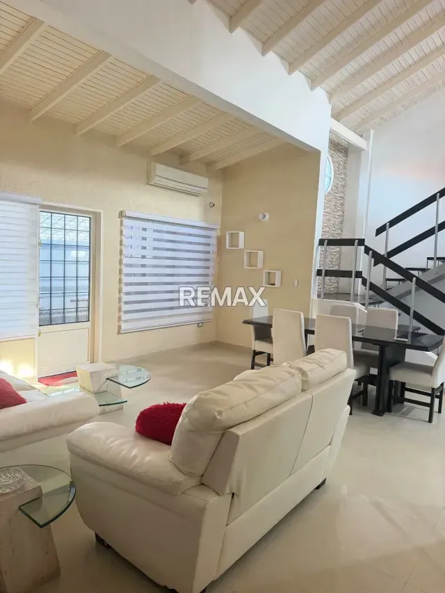 TOWNHOUSE EN ALQUILER AMOBLADO EN LA URBANIZACIÓN ALTOS DE LA GALERA