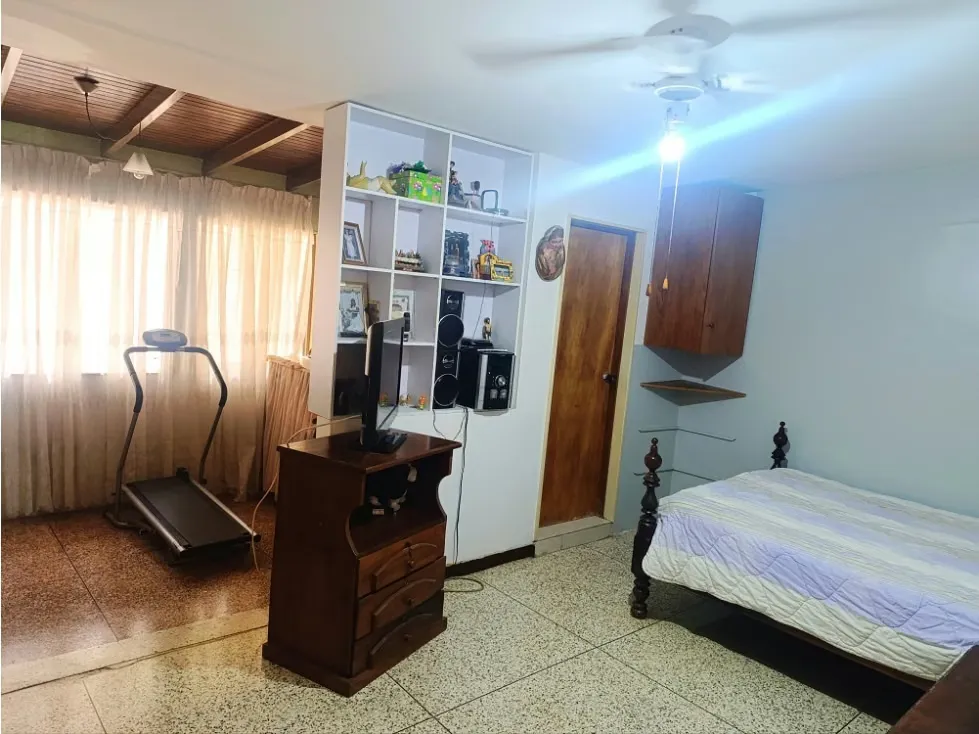 Vendo Casa de 2 Plantas en La Trinidad - 7