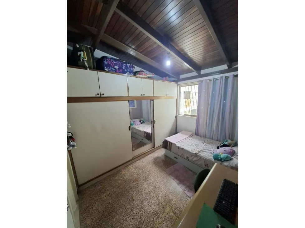 Vendo Casa de 2 Plantas en La Trinidad - 10